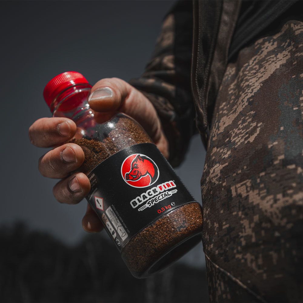 BlackFire Special Attractant – 6 × 0.5 kg